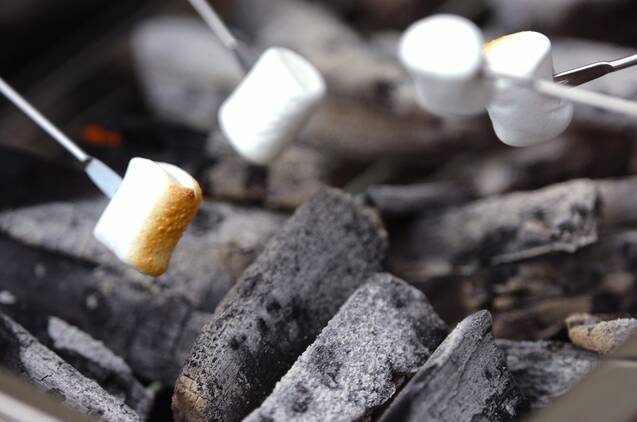BBQのスペシャル！スモア（焼きマシュマロ）の作り方の手順1