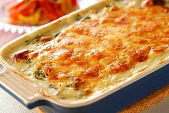 フライパンひとつで簡単！ほうれん草とシーセージのグラタン