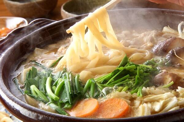 【スープ別】うどん鍋レシピ12選！おいしく体ぽかぽかに◎の画像