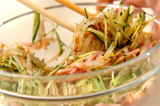 モヤシとキュウリのピリ辛サラダの作り方の手順2