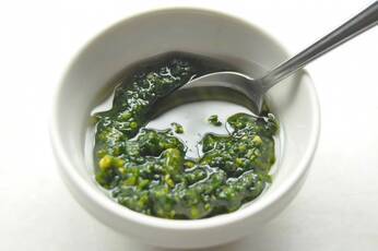 春菊のジェノベーゼ風ソース