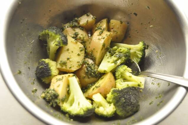 春菊のジェノベーゼ風ソースの作り方の手順4