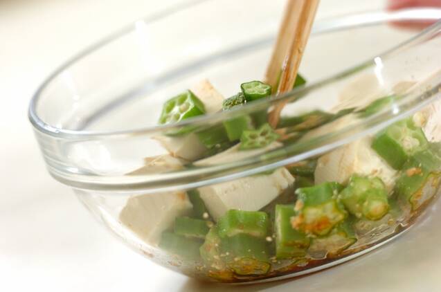 さっぱりつるっと！豆腐とオクラのだししょうゆ和えの作り方の手順3