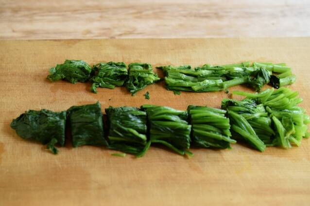 ホウレン草と春菊のクルミみそ和えの作り方の手順4