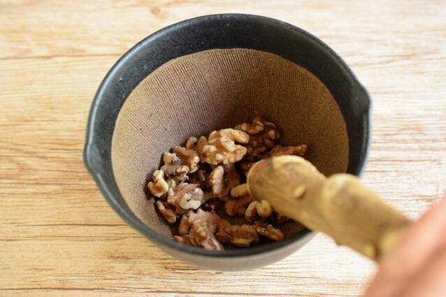 ホウレン草と春菊のクルミみそ和えの作り方の手順5