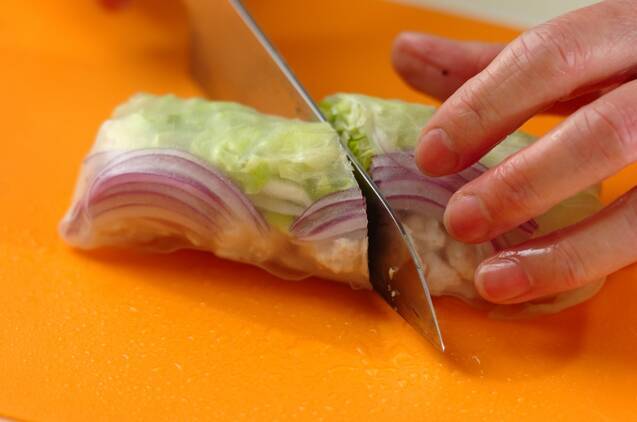 サラダチキンの生春巻きの作り方の手順3