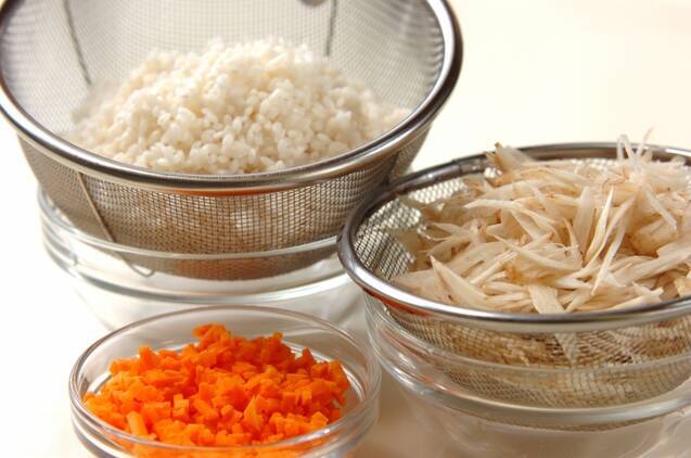 サンマとたっぷりゴボウの土鍋ご飯の作り方の手順2