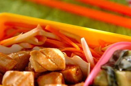 ニンジンとカマボコのレンジ煮