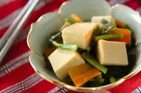 高野豆腐とワカメの炊き合わせ