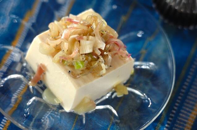 カリカリジャコとミョウガの冷奴