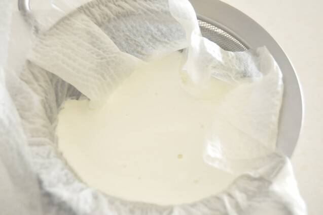 冷やし固めるだけ「レアピスタチオチーズケーキ」の作り方の手順2