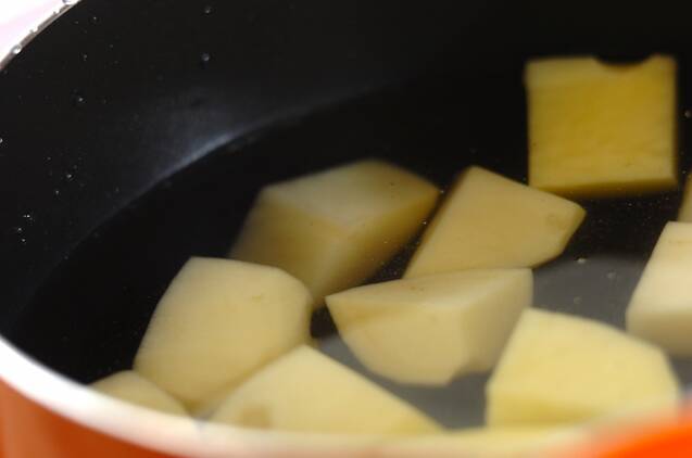 簡単おうちバル！アンチョビバターポテト by 保田 美幸さんの作り方の手順2