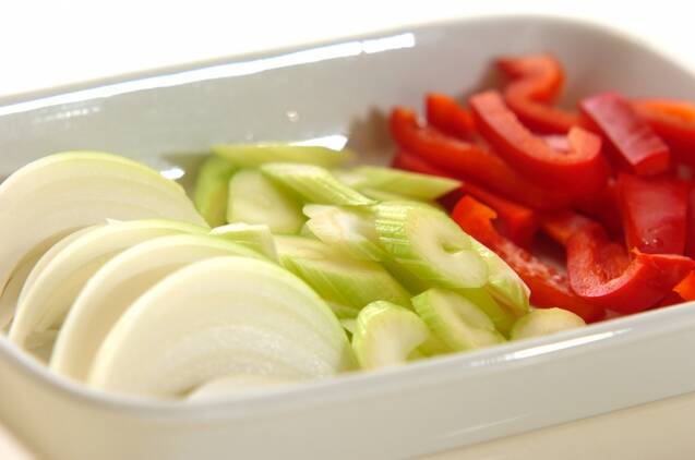 プーパッポンカリー(タイ風カレー)の作り方の手順1