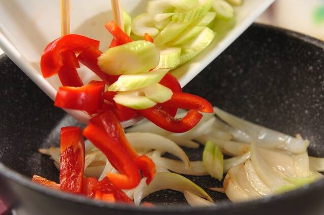 プーパッポンカリー(タイ風カレー)の作り方の手順4