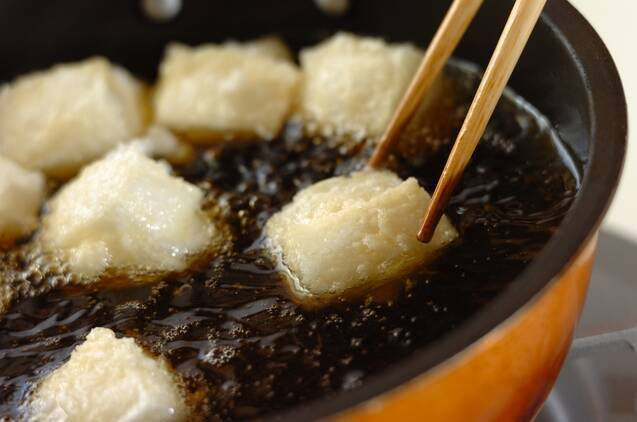 揚げ餅のキムチ炒めの作り方の手順2