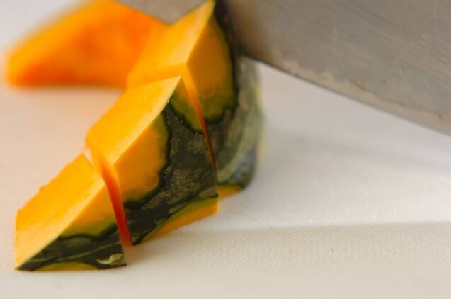 カボチャとシイタケのみそ汁の作り方の手順1