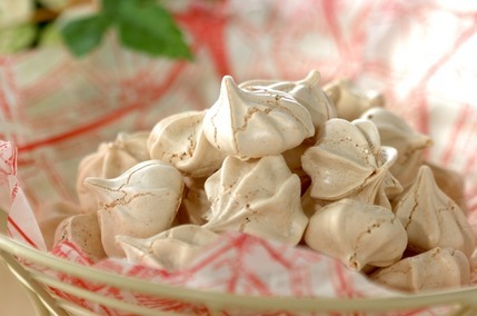 簡単！卵白1個でメレンゲクッキー ほうじ茶風味