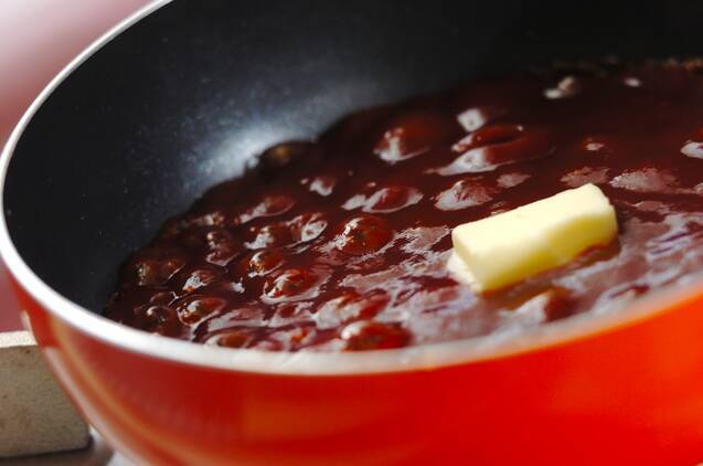 ひき肉と玉ネギのシンプルオムレツの作り方の手順2