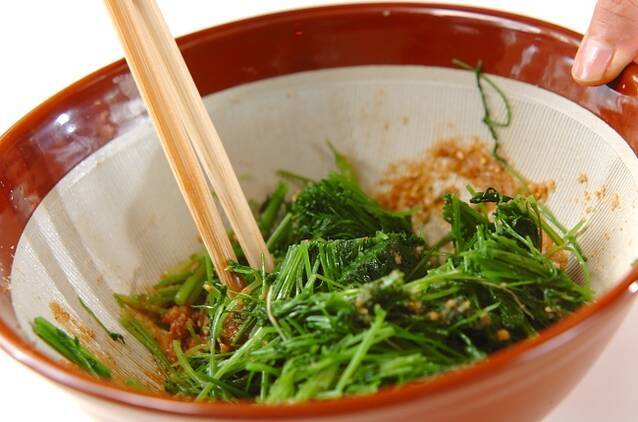 ゴマ！ゴマ！ゴマ！ニンジン葉の胡麻和えの作り方の手順4