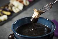 漆黒のいかすみチーズフォンデュ