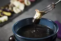 漆黒のいかすみチーズフォンデュ