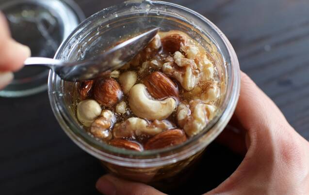 ハニーナッツとクリームチーズバゲットのせの作り方の手順3