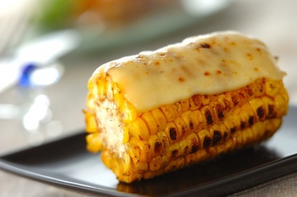 トウモロコシのチーズ焼き