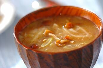 ナメコとネギのみそ汁