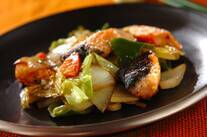 鮭と彩り野菜のドレッシング炒め