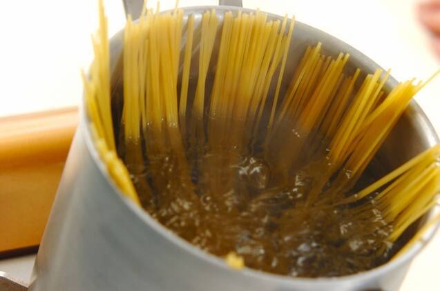 クレソンのカルボナーラの作り方の手順2