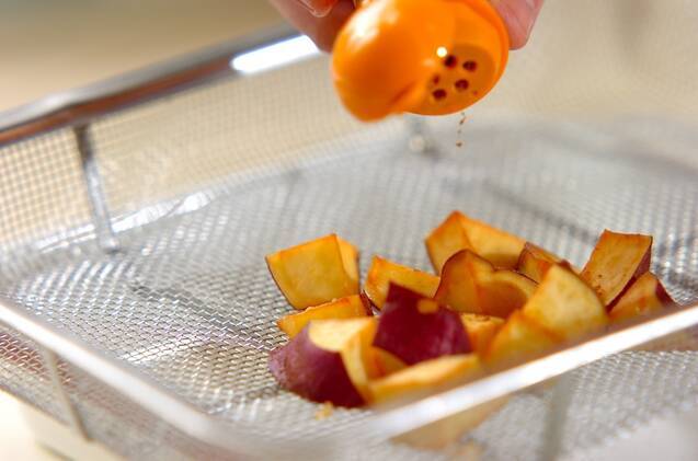 スイートポテトフライの作り方の手順2