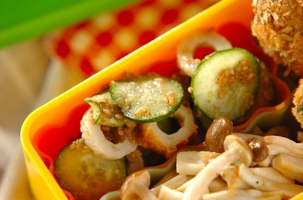 キュウリとちくわのゴマ酢和え