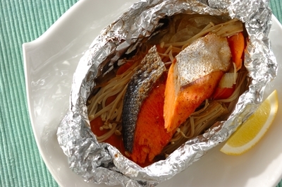 バター香る 鮭と野菜のホイル焼き レシピ 作り方 E レシピ 料理のプロが作る簡単レシピ