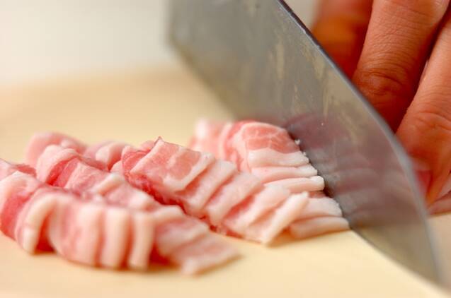 豚肉とタケノコのオイスターチャーハンの作り方の手順1