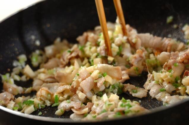 豚肉とタケノコのオイスターチャーハンの作り方の手順3