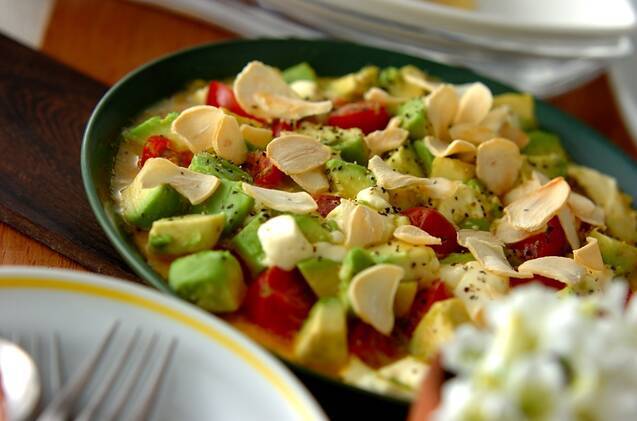 アボカドオープンオムレツ