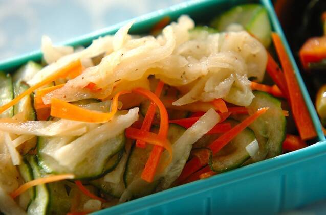 切干し大根のシャキシャキサラダ