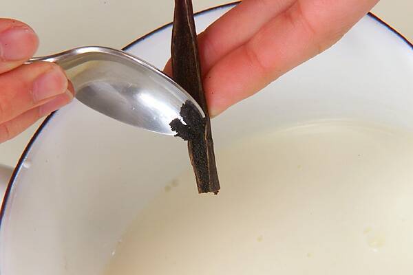 トロトロ本格クレームブリュレの作り方の手順1