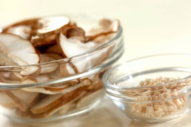 キノコの混ぜ込みご飯の作り方の手順2