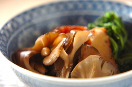 春菊とマイタケのサッと煮