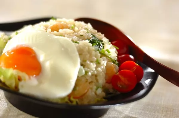フライパンひとつでできる！エスニックチャーハン