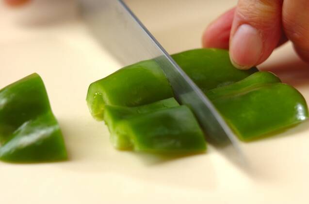 簡単！豚こま切れ肉で本格さっぱり酢豚風の作り方の手順2