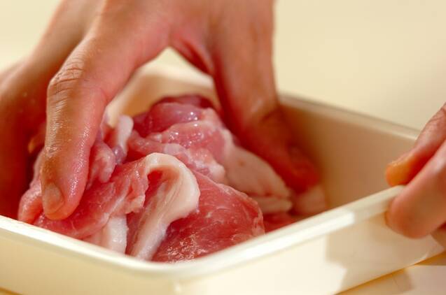 豚肉の甘辛ショウガ焼きの作り方の手順1