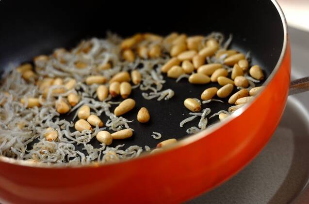 七草粥（七草がゆ）・カリカリジャコのせの作り方の手順2