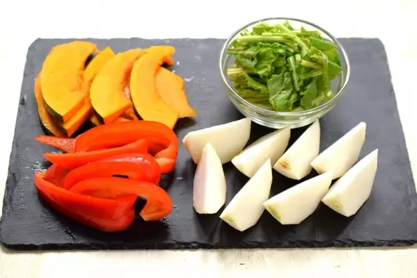 鮭と野菜の焼きサラダの下準備1