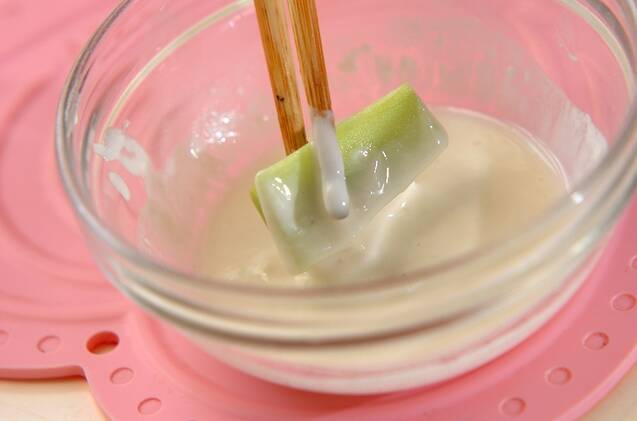 ブロッコリーの茎天ぷらの作り方の手順2