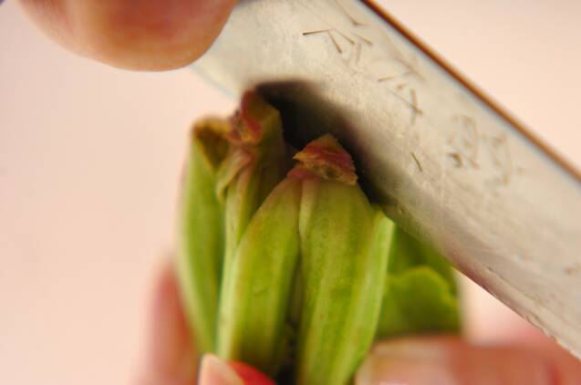 ホウレン草のピーナッツ和えの作り方の手順1