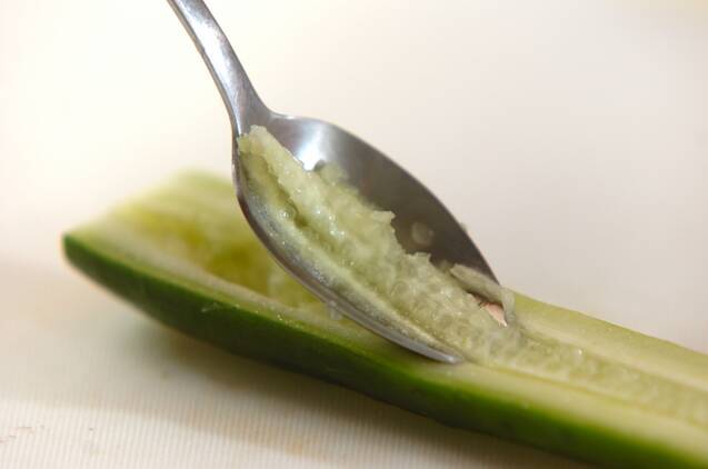 キュウリと大根のマリネの作り方の手順1