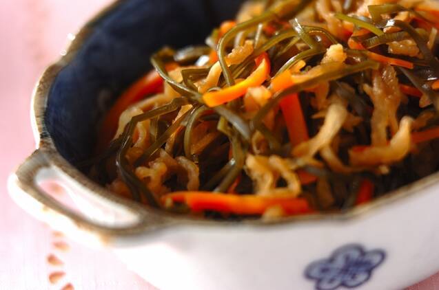 4. 切干大根と昆布の煮物