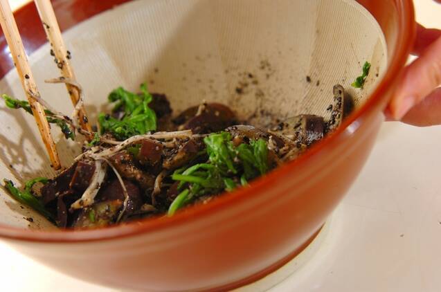 ナスと春菊のゴマ和えの作り方の手順7